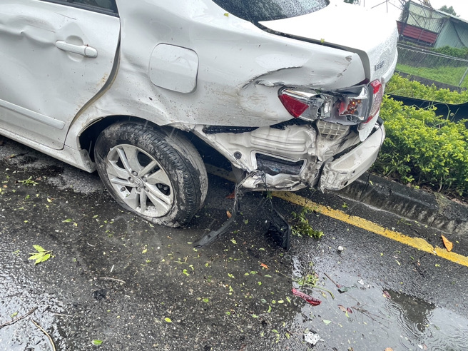 今30日下午13时58分许，新北市新店区安康路1段与安一路口发生一起车祸。（图警方提供／简铭柱翻摄）