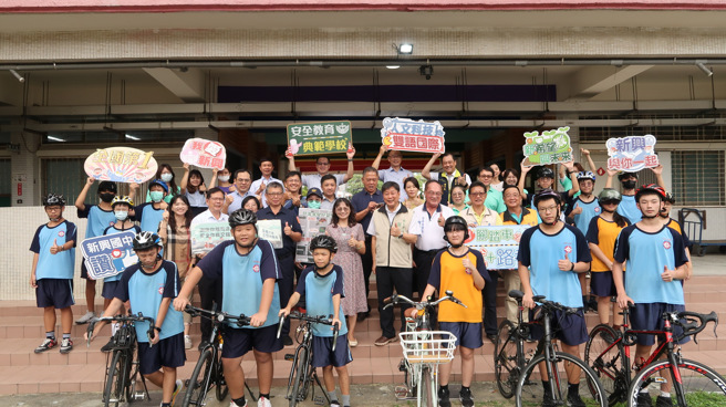 臺南市新興國中創新推出包含筆試與路考的「腳踏車考照」服務。(照片/臺南市政府教育局提供)