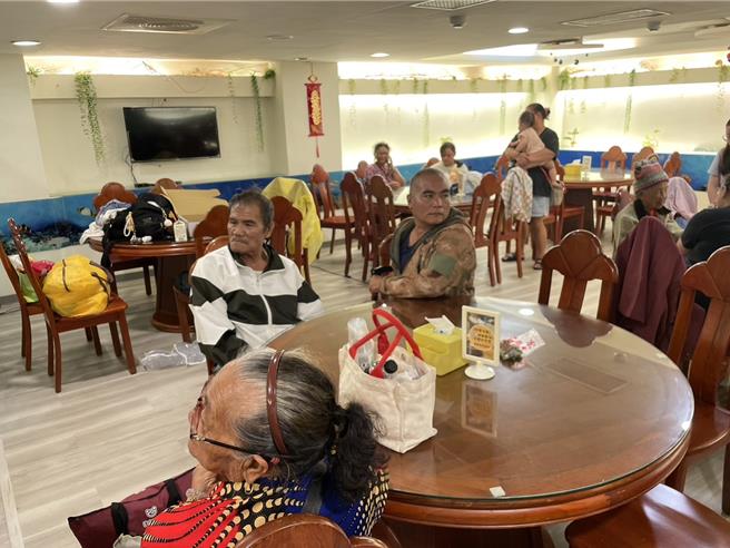 滿州鄉八瑤村有108人暫時安置在墾丁小丑魚渡假村。（屏東縣政府提供／羅琦文屏東傳真）