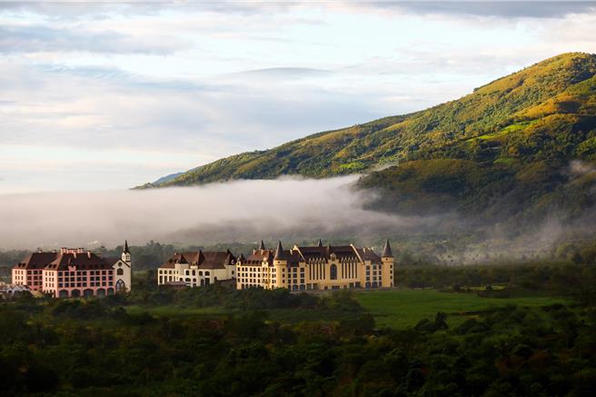  瑞穗天合國際觀光酒店推出 「一路向東 快樂加倍」 住房優惠，符合觀光署補助每房可再折1000元。（天成飯店集團提供）