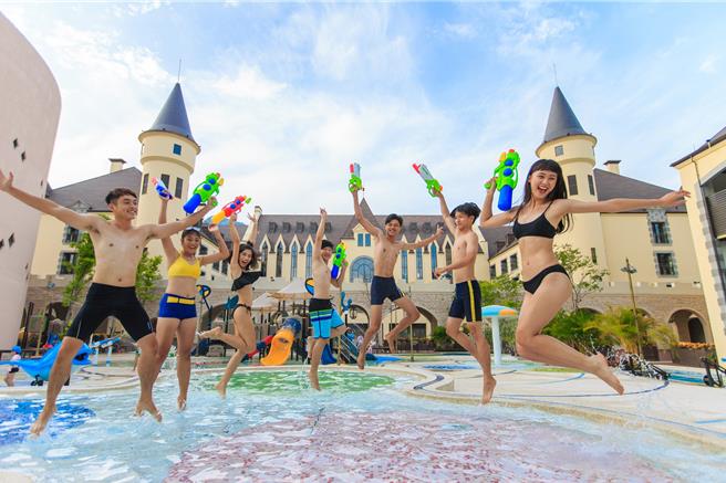 瑞穗天合國際觀光酒店有著豐富的戲水設施，闔家遊樂一次滿足。（天成飯店集團提供）