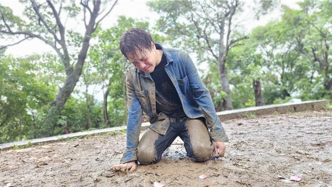 黃文星黑暗面全爆發。（民視提供）