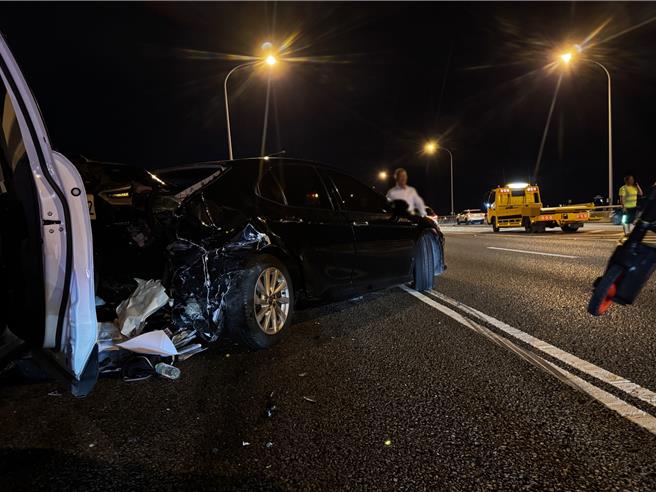 33岁王姓驾驶因国道二次事故右小腿开放性骨折，紧急截肢保命。(翻摄照片／蔡依珍桃园传真)