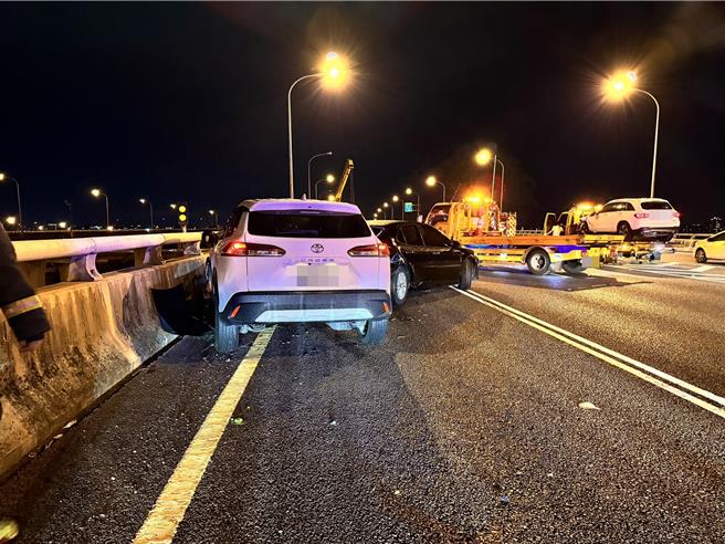 33岁王姓驾驶因国道二次事故右小腿开放性骨折，紧急截肢保命。(翻摄照片／蔡依珍桃园传真)