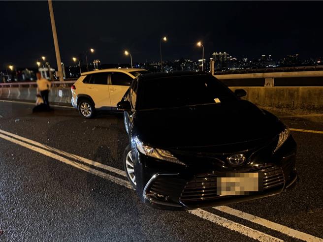 33岁王姓驾驶因国道二次事故右小腿开放性骨折，紧急截肢保命。(翻摄照片／蔡依珍桃园传真)