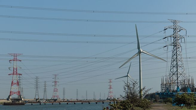 电价审议委员会场，台电建议方案为产业用电一律调涨14％。图／本报资料照片