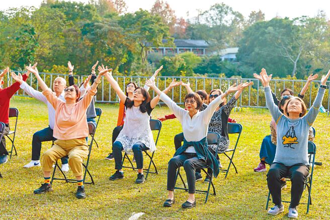 台灣富裕族群認為必須準備至少93萬美元才能退休。圖為凱基人壽推動「多扶學堂」，助熟齡世代開展新生活。（凱基人壽提供／黃琮淵台北傳真）