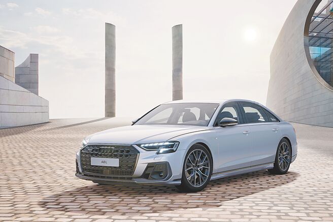 2024年式Audi A8、A8 L TFSI S line Black建議售價分別為450萬及568萬元。（台灣奧迪提供）