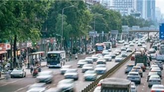 堵在路上全是「放假聰明人」？陸十一連假自駕出遊破15億人