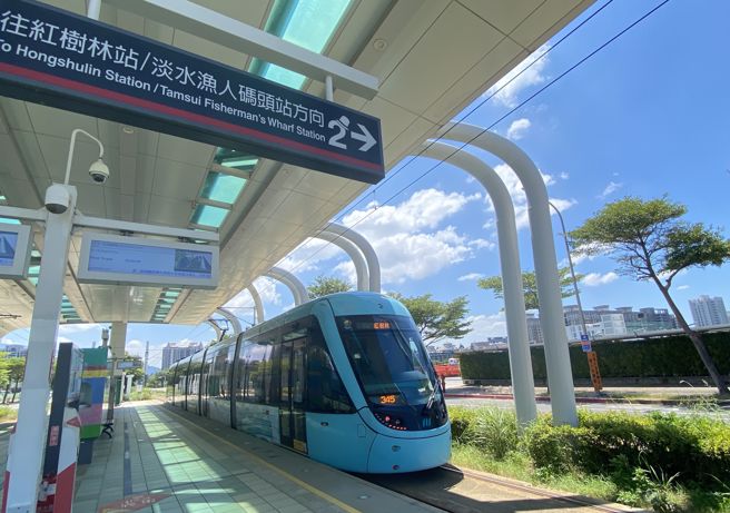 淡水受惠淡海輕軌、淡北道路和淡江大橋等許多重大建設，大幅提升交通便利性，未來房市有機會破繭而出。（葉思含攝）