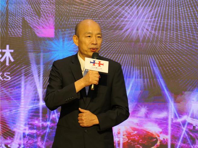 立法院院長韓國瑜1日前往雲林縣政府參加「2024國慶焰火在雲林」宣傳記者會，強調8年來中華民國像個營養不良的小老頭，被關在1個黑屋子裡8年，今年要把小老頭從黑色小屋拉出來。（張朝欣攝）