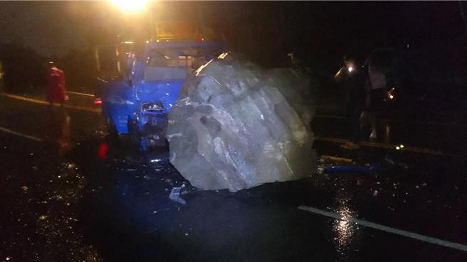 交通部公路局1日宣布，今晚20時起將封閉南迴台9線新香蘭至大武路段，大武橋則視水位狀況機動封閉。（公路局提供／蔡明亘台北傳真）