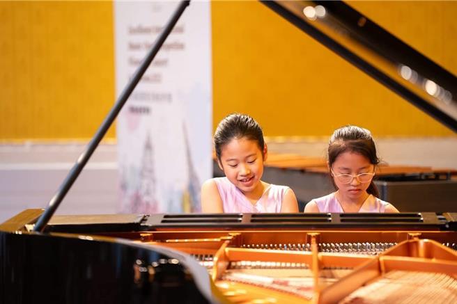 「卓越杯国际音乐新秀奖」得奖者在知名的Wienerkonzerthaus 维也纳音乐厅演出。（卓越杯系列音乐公开赛提供／李怡芸台北传真）