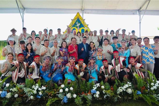 原住民族委員會主任委員曾智勇以總統特使身分出席我國太平洋友邦帛琉獨立30週年慶祝活動。（外交部提供）