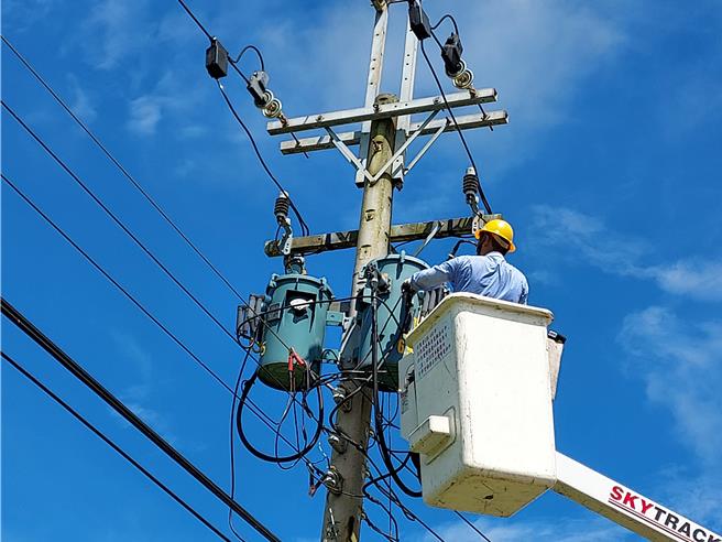 强颱「山陀儿」来势汹汹，台电金门区营业处已完成颱风动员整备，也提醒民眾做好防颱准备。(图／台电金门区营业处提供)
