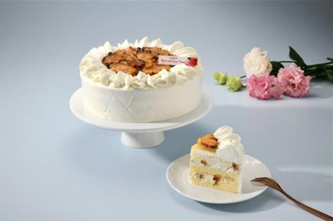 （图／焦糖烤凤梨生日蛋糕。图／亚尼克提供）