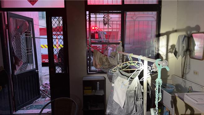 宜蘭頭城鎮1名獨居的69歲詹姓男子居住的民宅，今（1日）下午5時許發生氣爆。（警方提供／吳佩蓉宜蘭傳真）