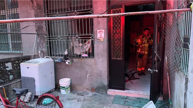 宜蘭頭城鎮1名獨居的69歲詹姓男子居住的民宅，今（1日）下午5時許發生氣爆。（警方提供／吳佩蓉宜蘭傳真）