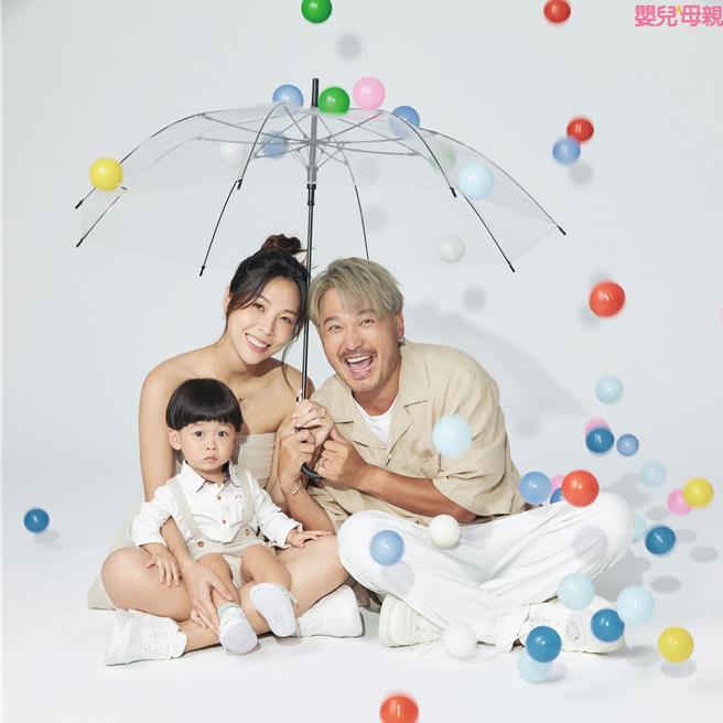 ▲KID（林柏升）和老婆Rita对于小孩的教养，夫妻俩的共识就是希望小孩能学会一些原则。（图／婴儿与母亲杂志提供）
