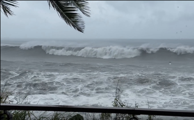 強颱山陀兒來襲，台東風浪變大。（圖／攝自 threads@fushiatolan）