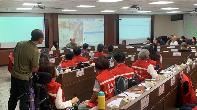 因應強烈颱風山陀兒來襲，基隆市政府開設一級風災應變中心。（徐佑昇攝）