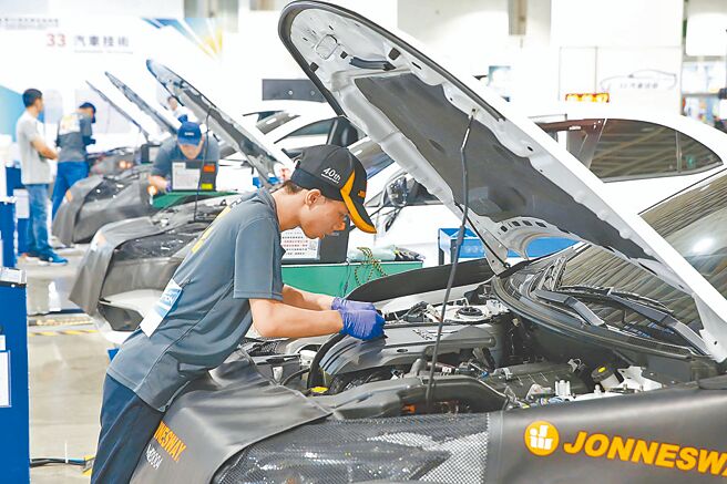 透過創新經營模式與政策支持，打破社會對技職教育的刻板印象，實現技職教育與產業需求的無縫接軌。圖／本報資料照片