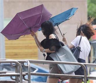 明天颱風假穩了？暴風圈籠罩全台 北部進入搖滾區