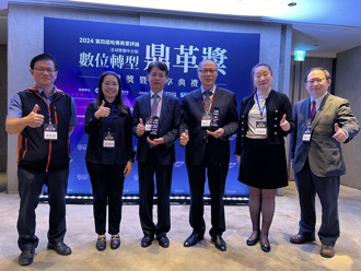 數位轉型「鼎革獎」林口長庚獲雙榮耀 院長陳建宗獲年度領袖獎