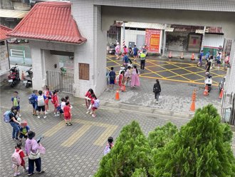 颱風假改線上教學？高雄學生熱議 教育局回應了