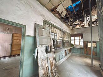 偽日醜學 自我陶醉