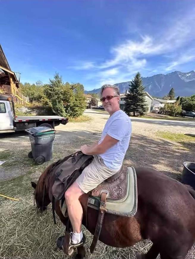 夏克立一掃過去陰霾，在加拿大當起私人導遊。（圖／攝自IG@Chris Downs）