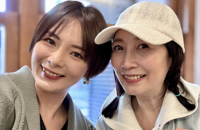 陈佩甄分享和黄嘉千合影。（图／翻摄自Selena陈佩甄 大姐不跑三点半脸书）