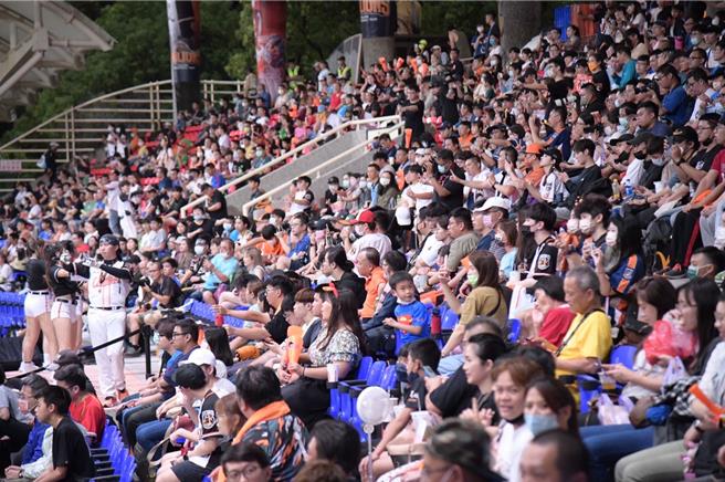 本周六，花莲德兴棒球场将有韩国明星棒球队公益赛事，免费入场。（资料照片／王志伟花莲传真）