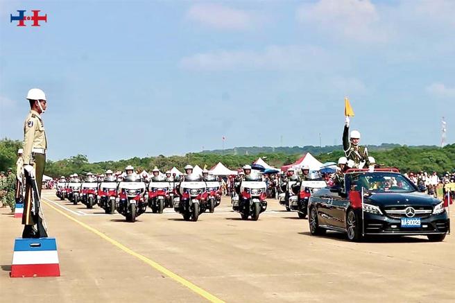 113年中华民国国庆即将登场，宪兵指挥部快速反应连「臺湾荣耀 光辉再现」。（取自脸书「中华民国 讚国庆」）