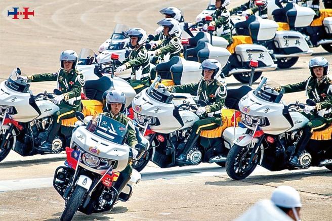 宪兵指挥部快速反应连将带来一场震撼的重型机车操演！（取自脸书「中华民国 讚国庆」）