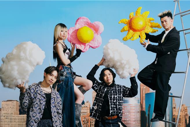 甜约翰全新宣传照风格明亮。（歪的音乐）