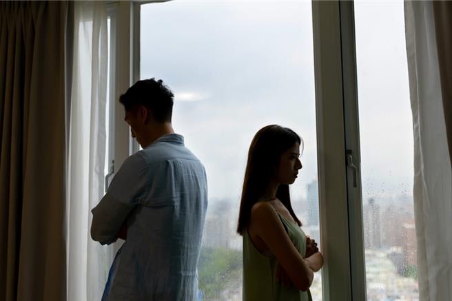 高雄李姓男子懷疑妻子的劉姓二房東是小王，提告求償50萬元，因證據不足，法院判李男敗訴。(圖:shutterstock/達志)
