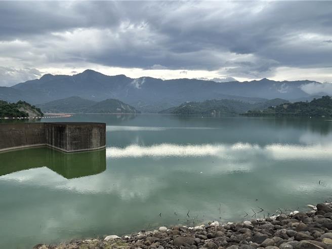 南水分署考量1日水庫進水量不及出水量，2日減半放流量至每秒25立方公尺。（南水分署提供／寶智華台南傳真）