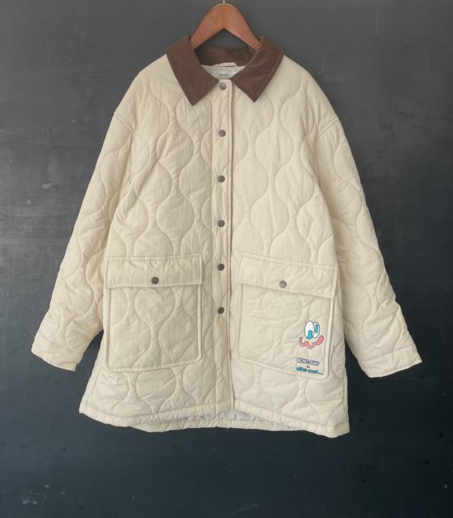 联名灯心绒领口绗缝夹克外套(米) ，3690元。（niko and … 提供）