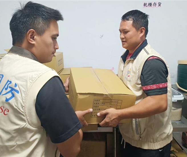 桃市復兴山区未预防性撤离，公所与国军合力将物资送进部落。（復兴区公所提供／吕筱蝉桃园传真）