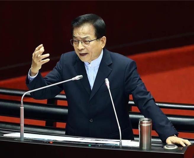 國民黨立委賴士葆質疑，民進黨錯誤的能源政策，綁架全民跟隨「非核」神主牌、拚命燃煤，民眾付出健康代價，這就是民主進步的價值？（本報資料照片）