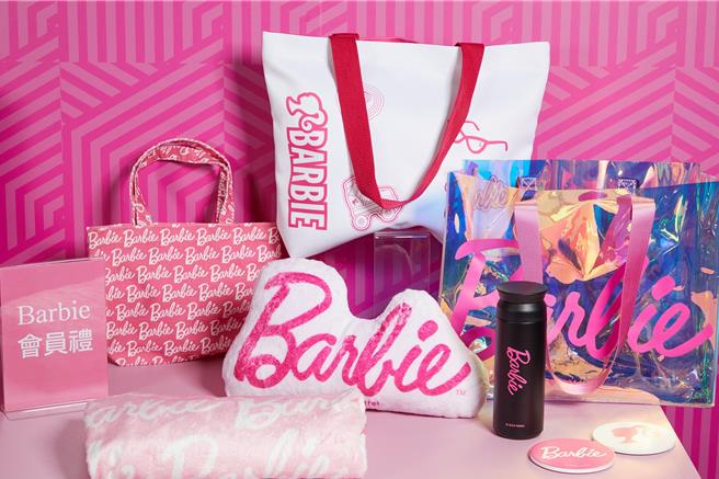Global Mall周年慶攜手Barbie芭比推夢想慶典，除了打卡點合照抽會員點數，還有多款聯名好禮包括果凍包等。（Global Mall提供／朱世凱台北傳真）