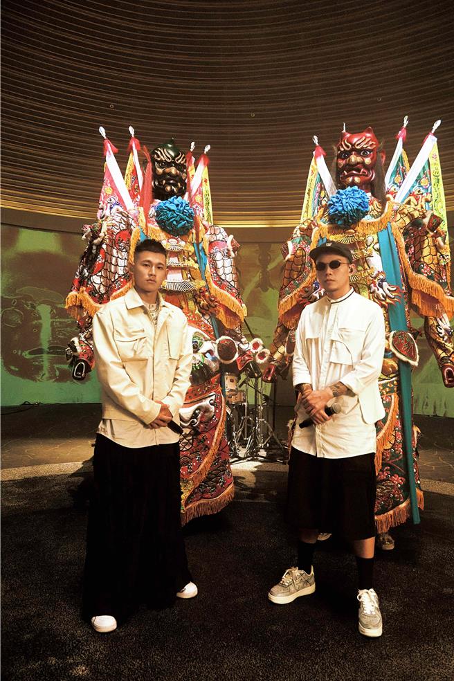 草屯囝仔与神将。（宇宙信号提供）