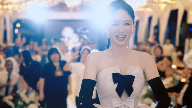 陳喬恩婚禮穿上甜美粉色公主禮服。（圖／翻攝自陳喬恩 IG）