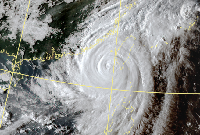 山陀兒颱風在台灣附近遲滯許久，預估將從嘉南高登陸。（翻攝自氣象署）