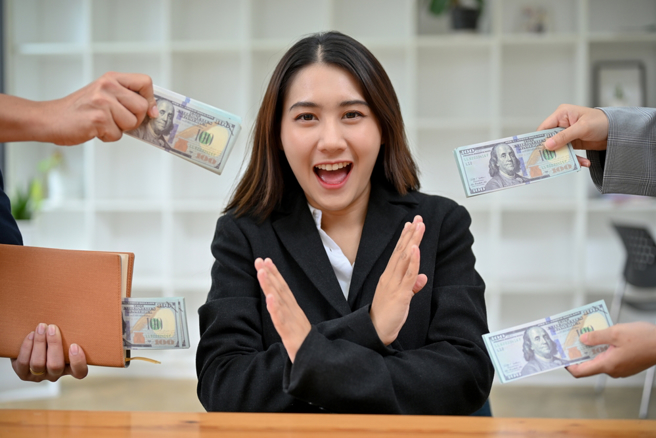 龍、蛇、馬、豬4生肖性格自律、不受誘惑、福氣越來越大、賺錢越來越多。（示意圖：Shutterstock／達志）
