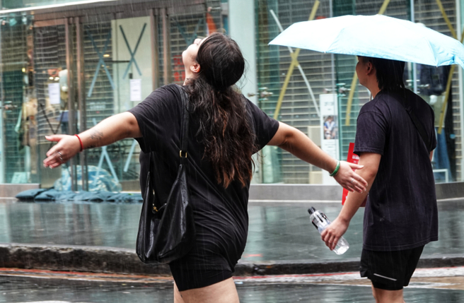 为何日本没有像台湾一样有颱风假？话题引发讨论。（示意图／中时资料照）