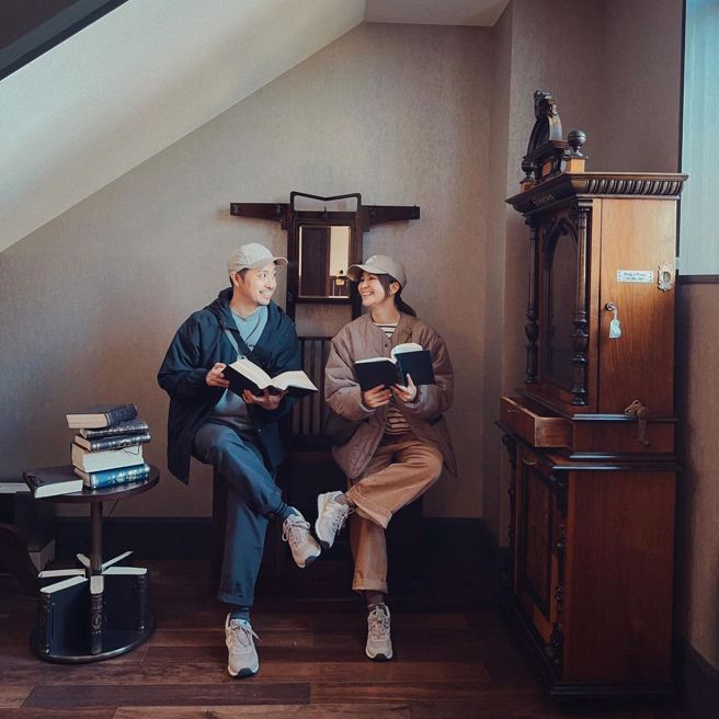 女星吴怡霈的日本老公AKIRA（桑原），时常会一起分享生活。（图／摄自IG@wuipei）