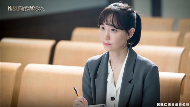 李裕英在《亲爱的法官大人》中为实现正义而努力成为法官。（东森提供）