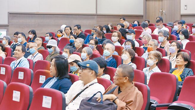2024「全民反诈公益讲座」1日登场，吸引大批民眾前来聆听。（范扬光摄）